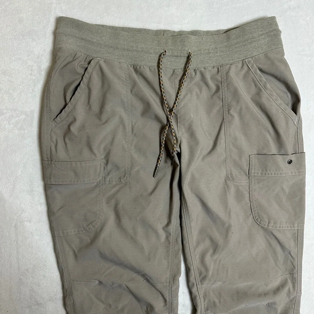 Columbia Women's Large Tan Cargo Capri Pants Roll-Up Straight Leg Hiking Travel - Picture 2 of 12
